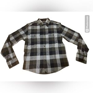 Untuck button down long sleeve shirt